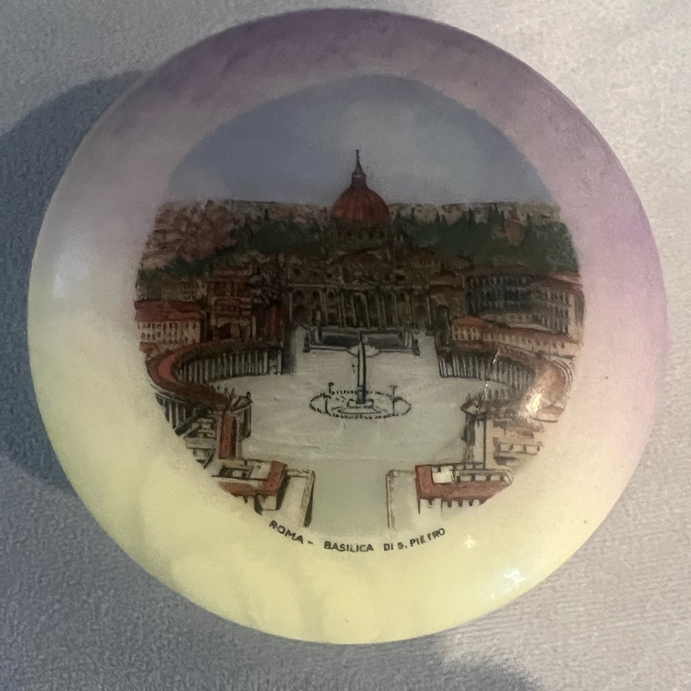 Vintage Alabaster Roma S. Pietro Hinged Round Trinket Box -cream and lavender